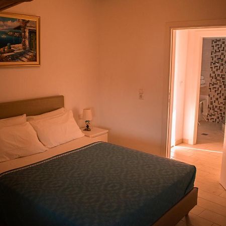 Elen'S House Apartment Sívota Екстериор снимка