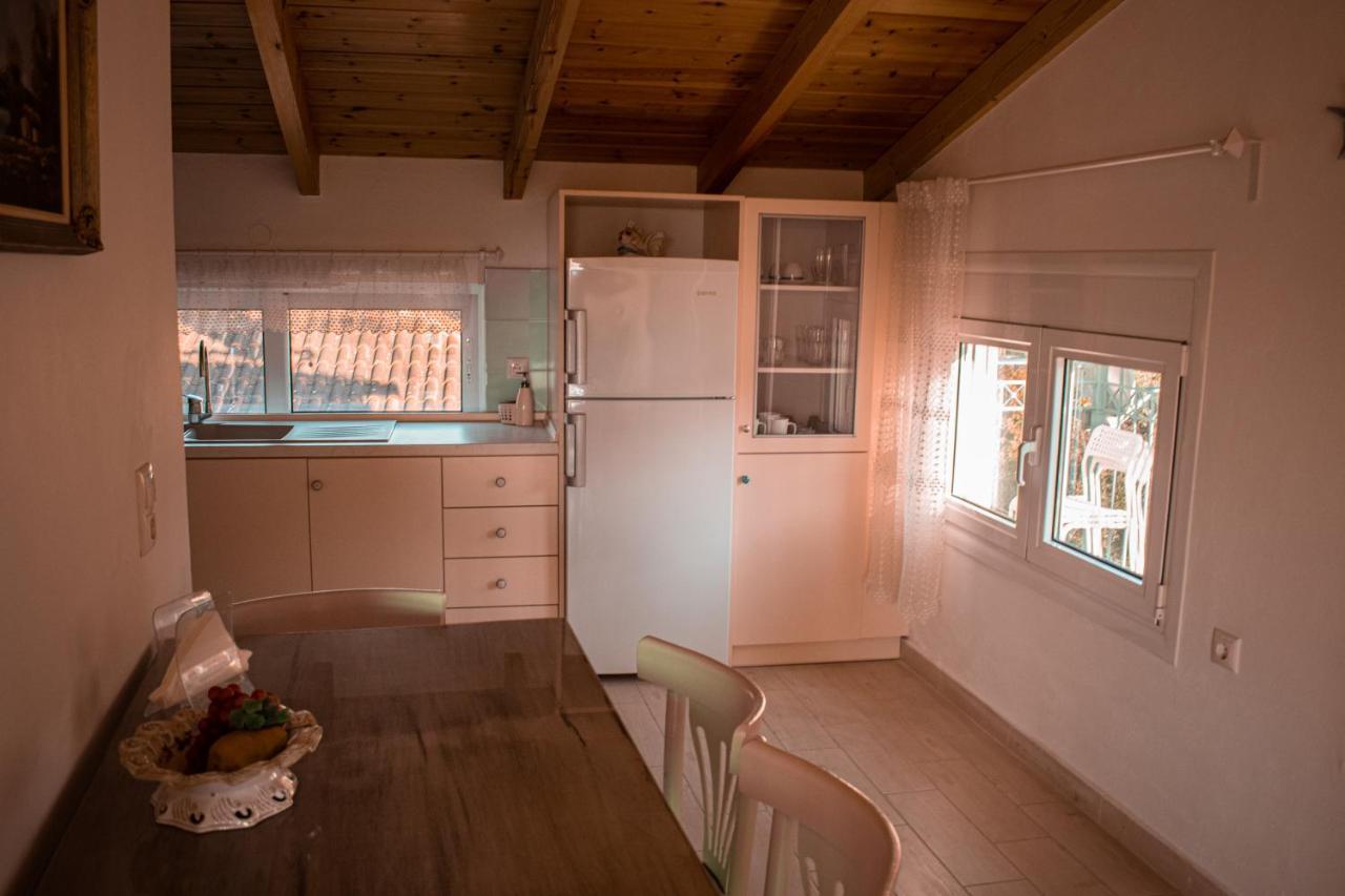 Elen'S House Apartment Sívota Екстериор снимка