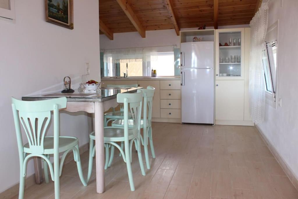 Elen'S House Apartment Sívota Екстериор снимка